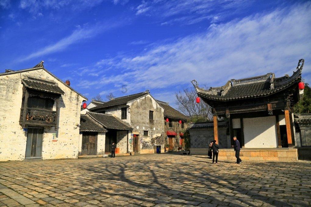 逃离违建房屋6